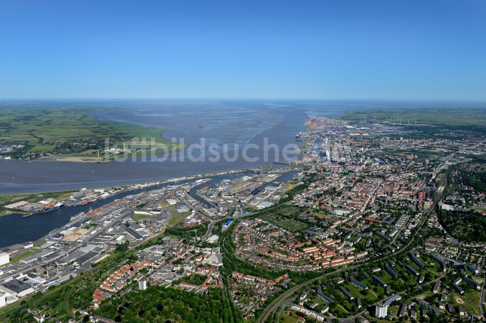 Luftaufnahme Bremerhaven - Ortsansicht von Bremerhaven mit Weser- Mündung im Bundesland Bremen