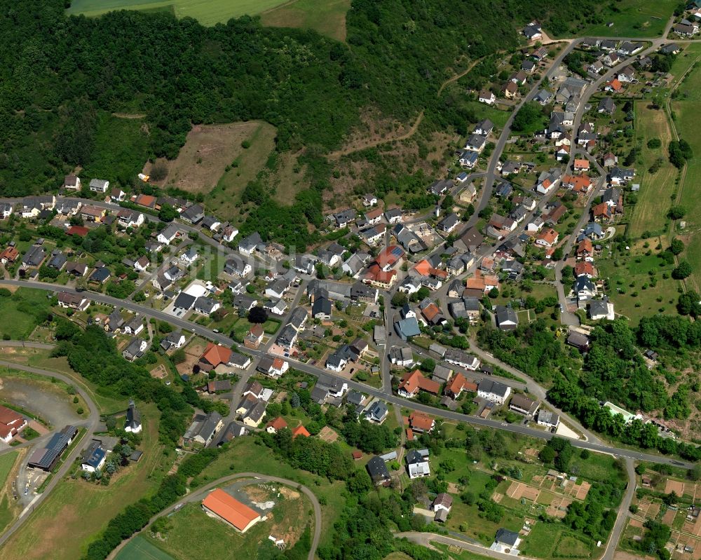 Bärenbach aus der Vogelperspektive: Ortsansicht von Bärenbach im Bundesland Rheinland-Pfalz