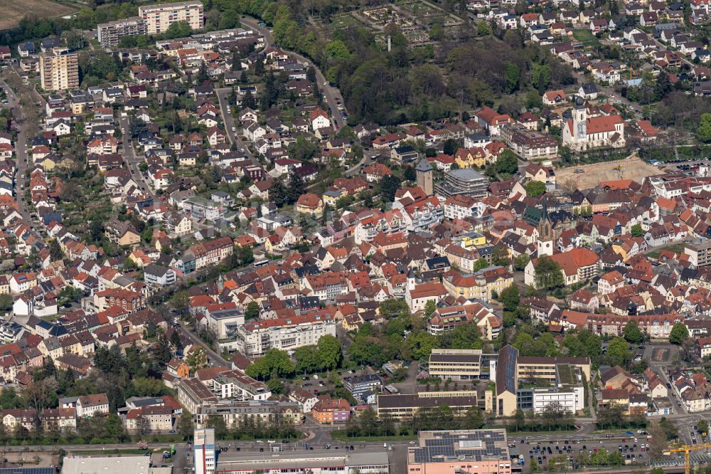 Bretten von oben - Ortsansicht in Bretten im Bundesland Baden-Württemberg, Deutschland