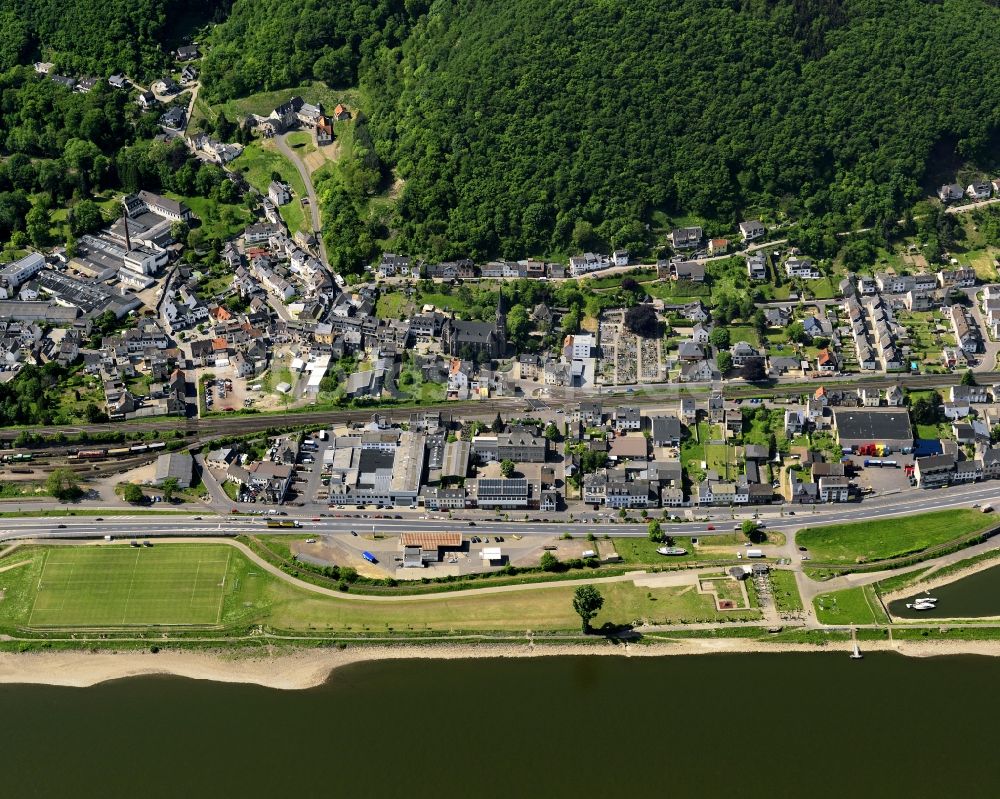 Brohl-Lützing von oben - Ortsansicht von Brohl-Lützing am Ufer des Rhein im Bundesland Rheinland-Pfalz