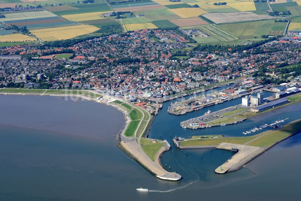 Luftbild Büsum - Ortsansicht von Büsum mit Blick auf die zwei Becken des Büsumer Hafen im Bundesland Schleswig-Holstein