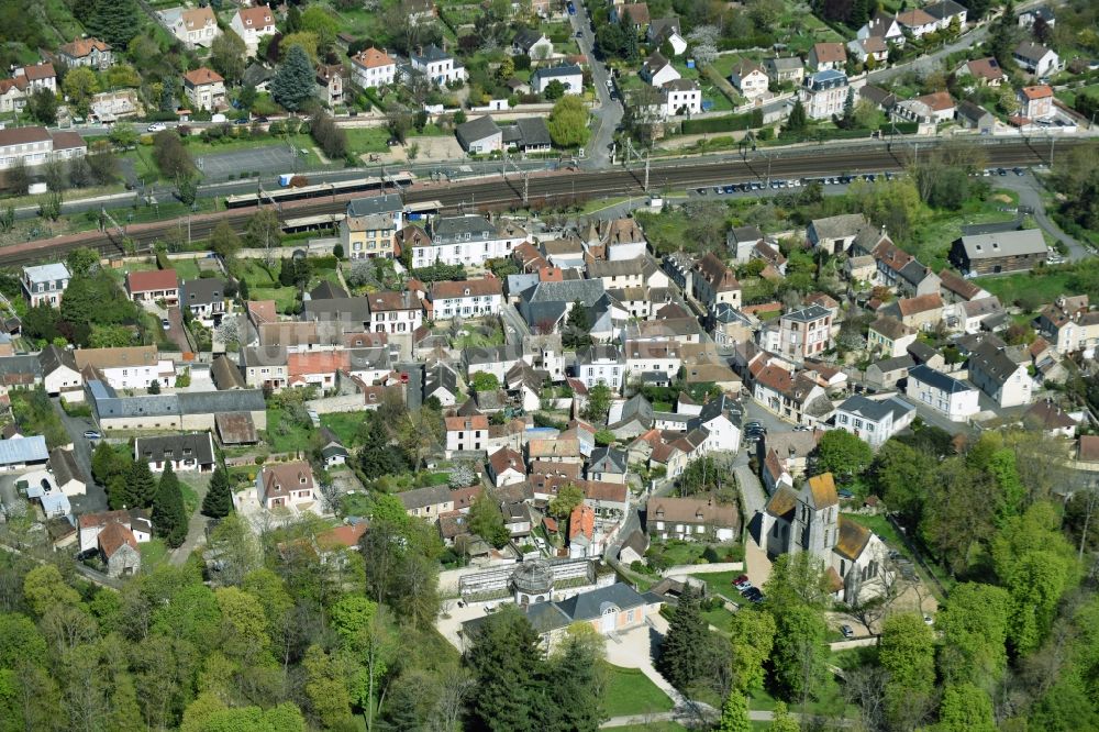 Chamarande aus der Vogelperspektive: Ortsansicht in Chamarande in Ile-de-France, Frankreich