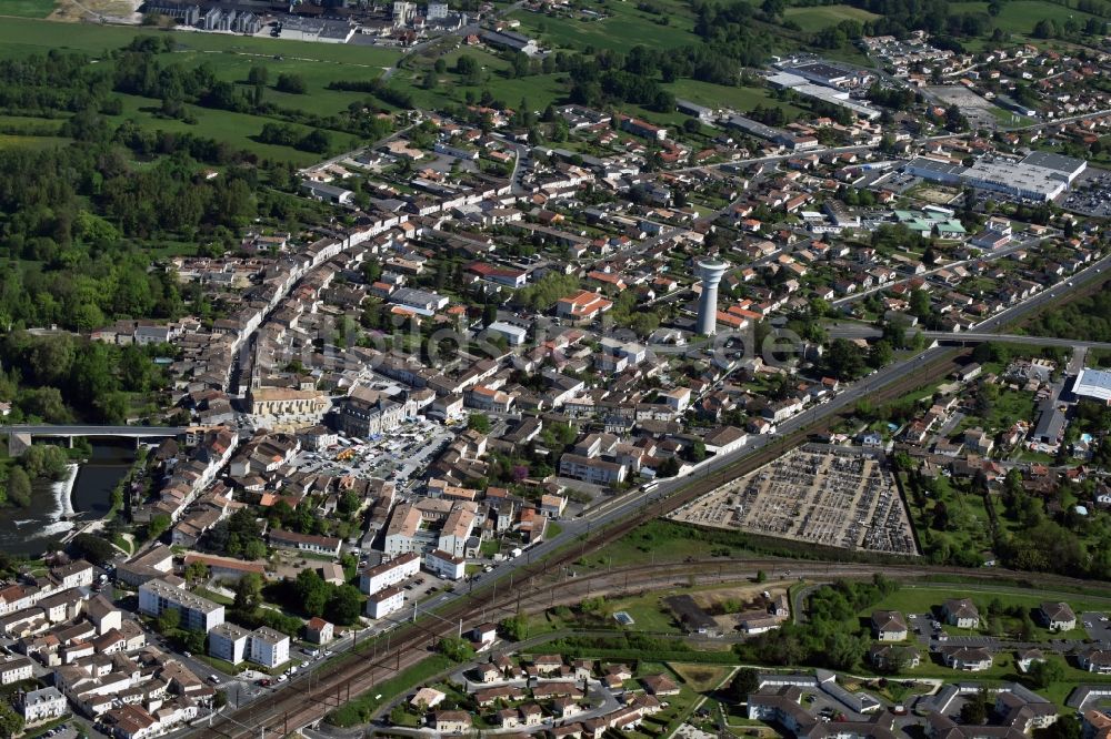 Luftbild Coutras - Ortsansicht in Coutras in Aquitaine Limousin Poitou-Charentes, Frankreich