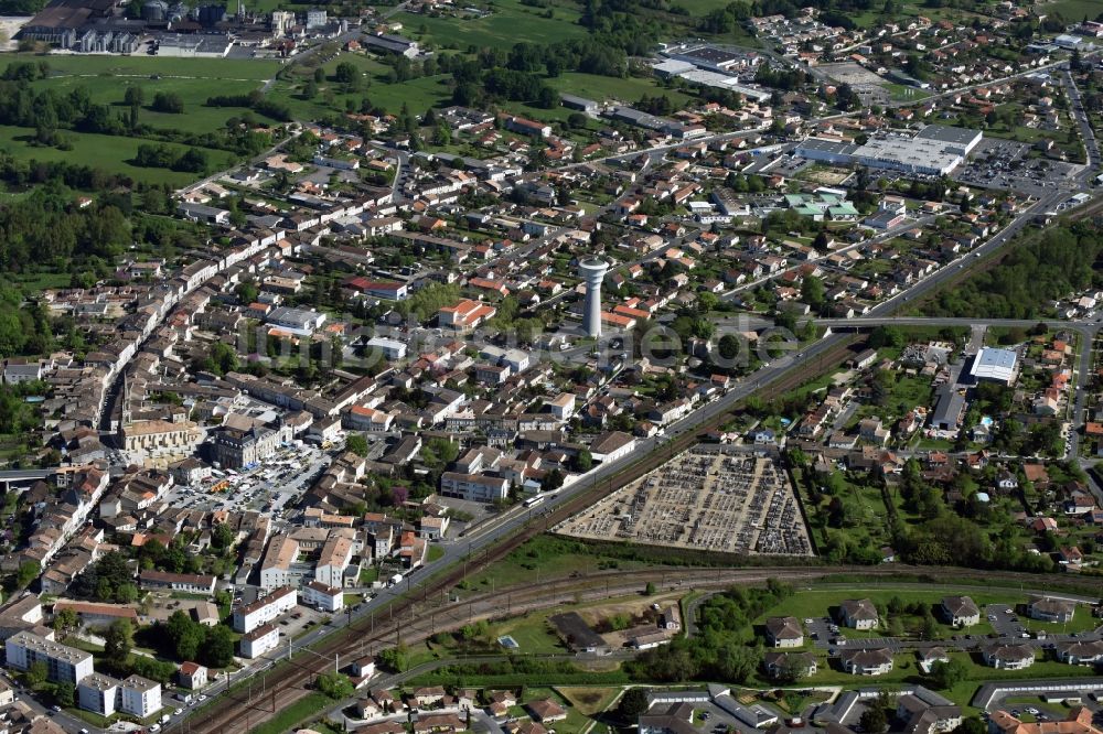 Luftaufnahme Coutras - Ortsansicht in Coutras in Aquitaine Limousin Poitou-Charentes, Frankreich