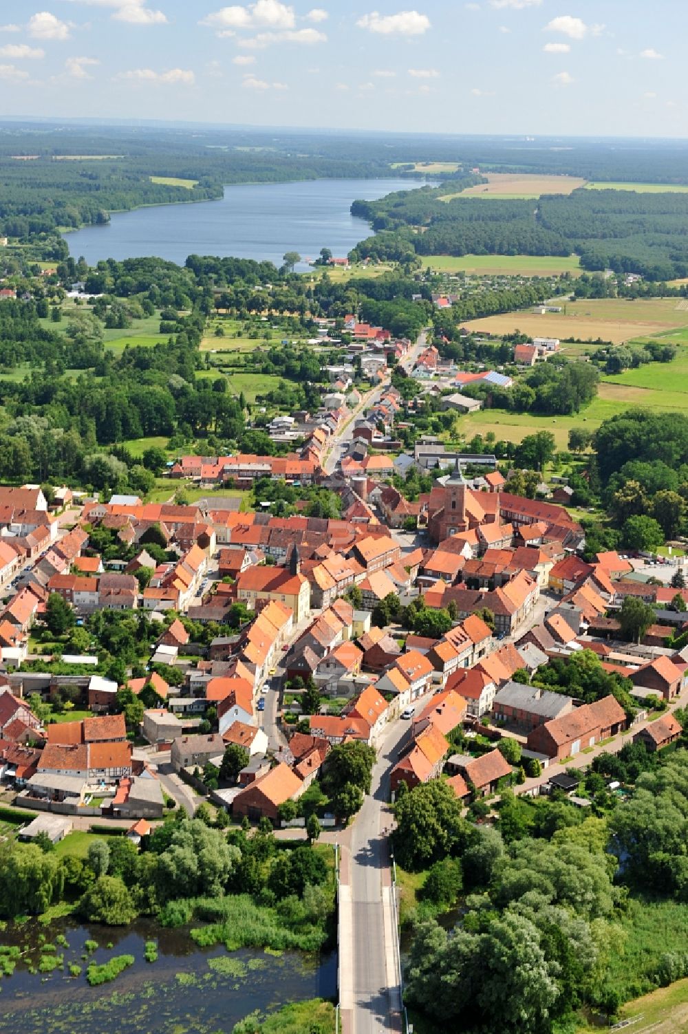 Luftaufnahme Lenzen - Ortsansicht und Dorfkern von Lenzen in der Prignitz im Bundesland Brandenburg