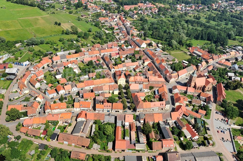 Lenzen aus der Vogelperspektive: Ortsansicht und Dorfkern von Lenzen in der Prignitz im Bundesland Brandenburg