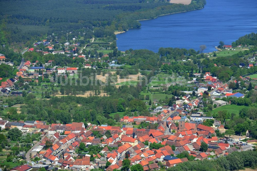 Lenzen von oben - Ortsansicht und Dorfkern von Lenzen in der Prignitz im Bundesland Brandenburg