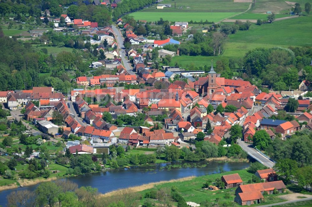 Luftaufnahme Lenzen - Ortsansicht und Dorfkern von Lenzen in der Prignitz im Bundesland Brandenburg