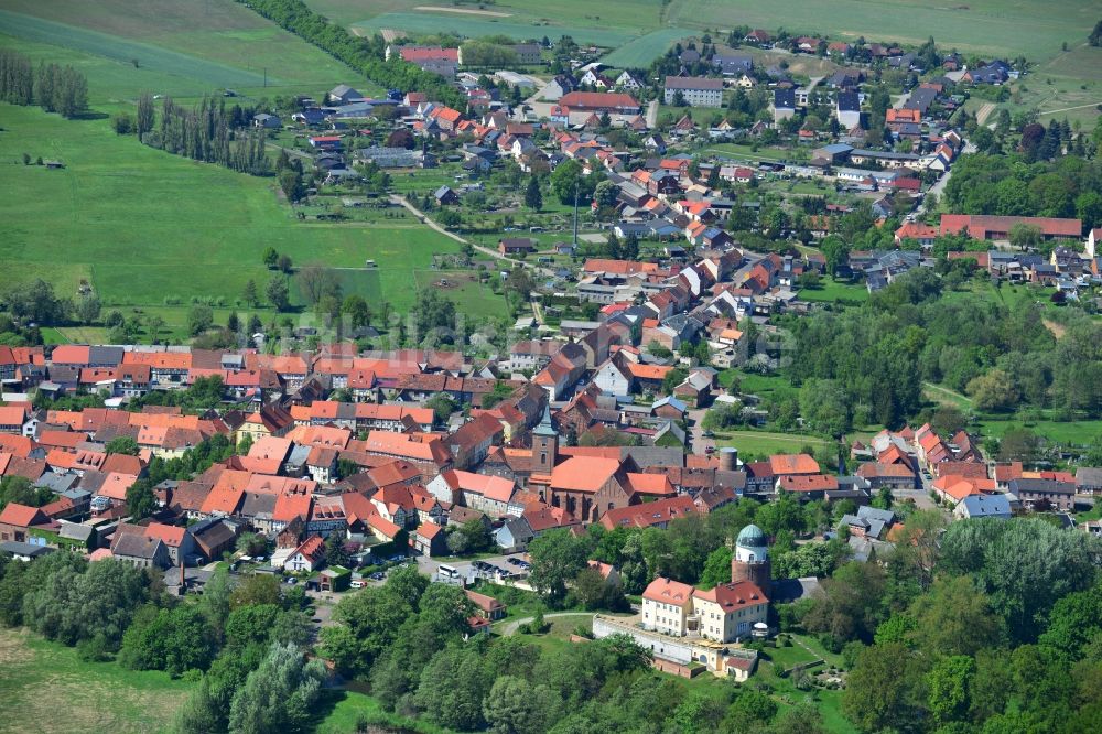 Lenzen aus der Vogelperspektive: Ortsansicht und Dorfkern von Lenzen in der Prignitz im Bundesland Brandenburg