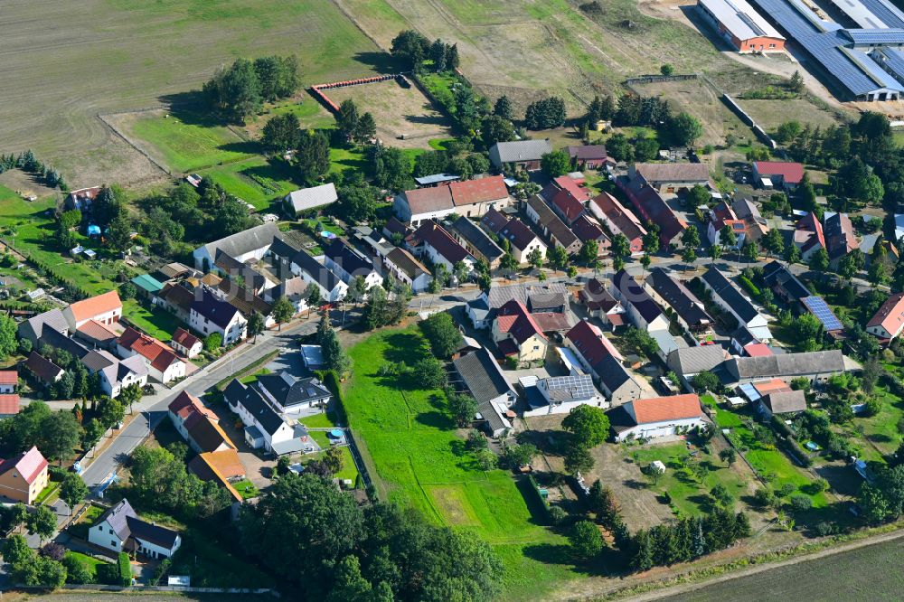 Luftaufnahme Tettau - Ortsansicht an der Dorfstraße in Tettau im Bundesland Brandenburg, Deutschland