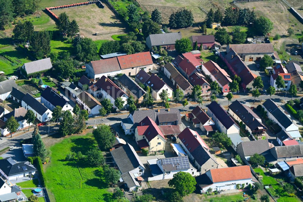 Tettau von oben - Ortsansicht an der Dorfstraße in Tettau im Bundesland Brandenburg, Deutschland