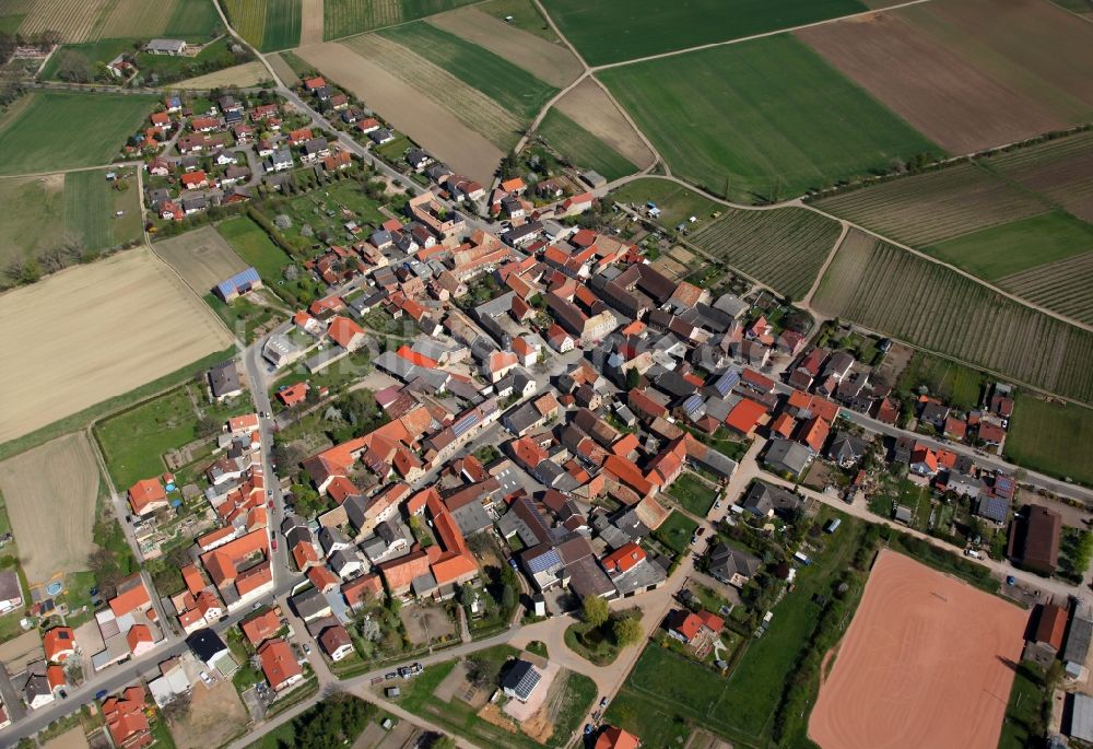 Eckelsheim aus der Vogelperspektive: Ortsansicht von Eckelsheim ist eine Ortsgemeinde im Landkreis Alzey-Worms in Rheinland-Pfalz