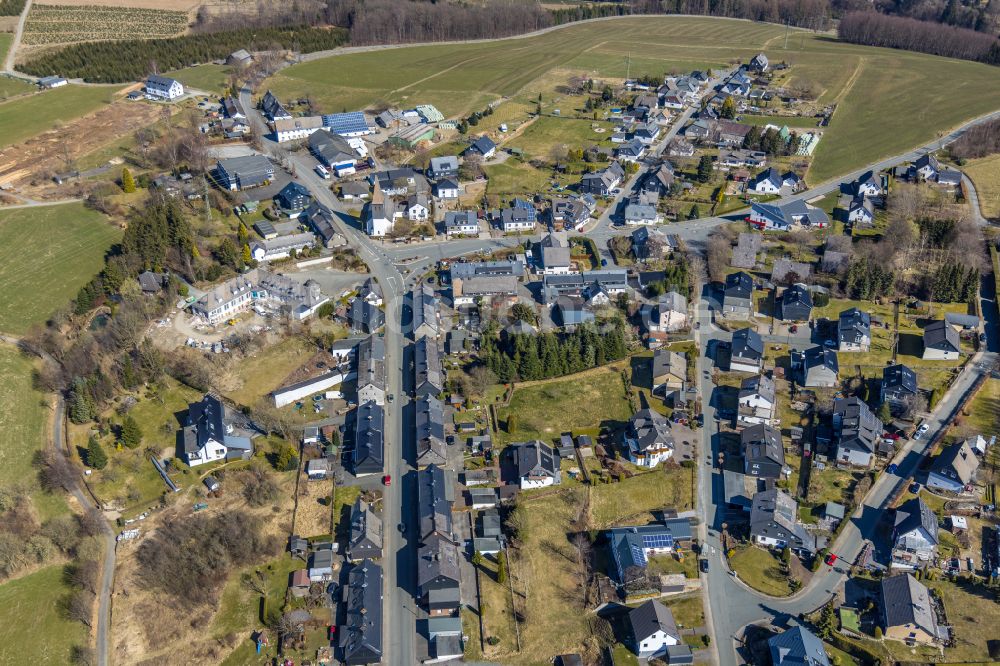 Andreasberg von oben - Ortsansicht entlang der Dorfstraße in Andreasberg im Bundesland Nordrhein-Westfalen, Deutschland