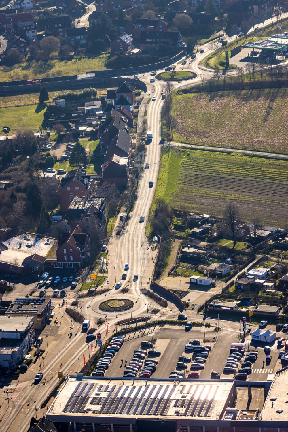 Luftaufnahme Selm - Ortsansicht entlang der Kreisstraße in Selm im Bundesland Nordrhein-Westfalen, Deutschland