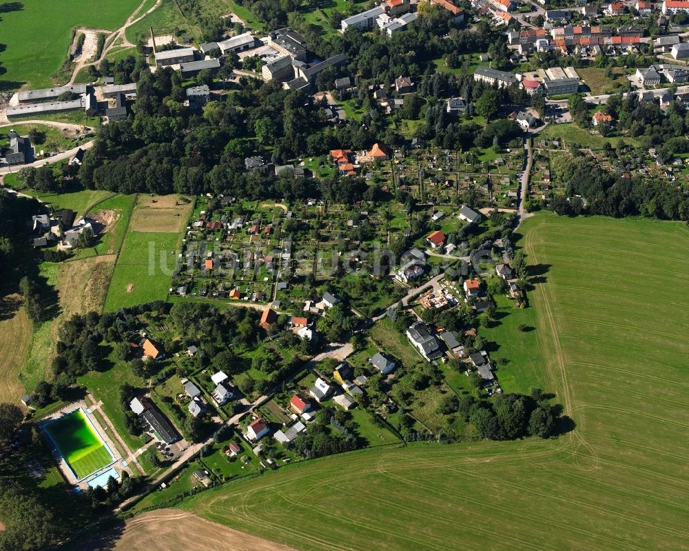 Luftaufnahme Hainichen - Ortsansicht entlang der Straße Am Bad in Hainichen im Bundesland Sachsen, Deutschland