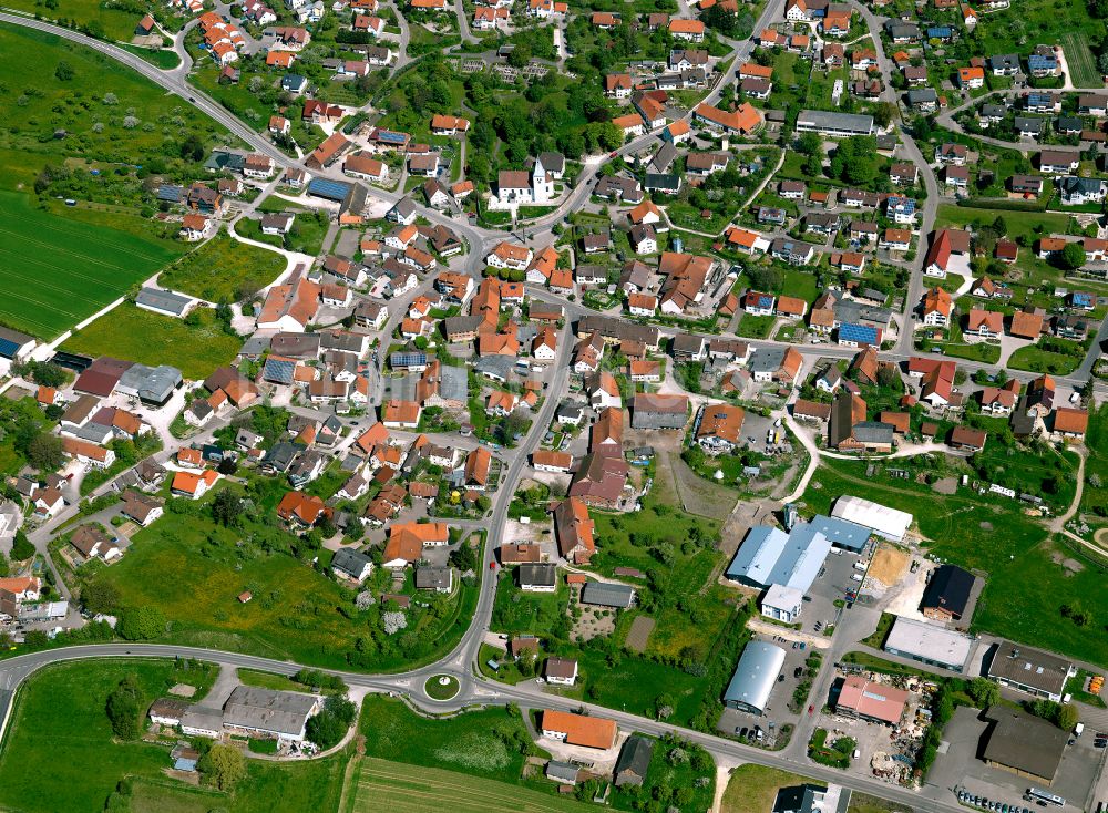 Erbach aus der Vogelperspektive: Ortsansicht in Erbach im Bundesland Baden-Württemberg, Deutschland