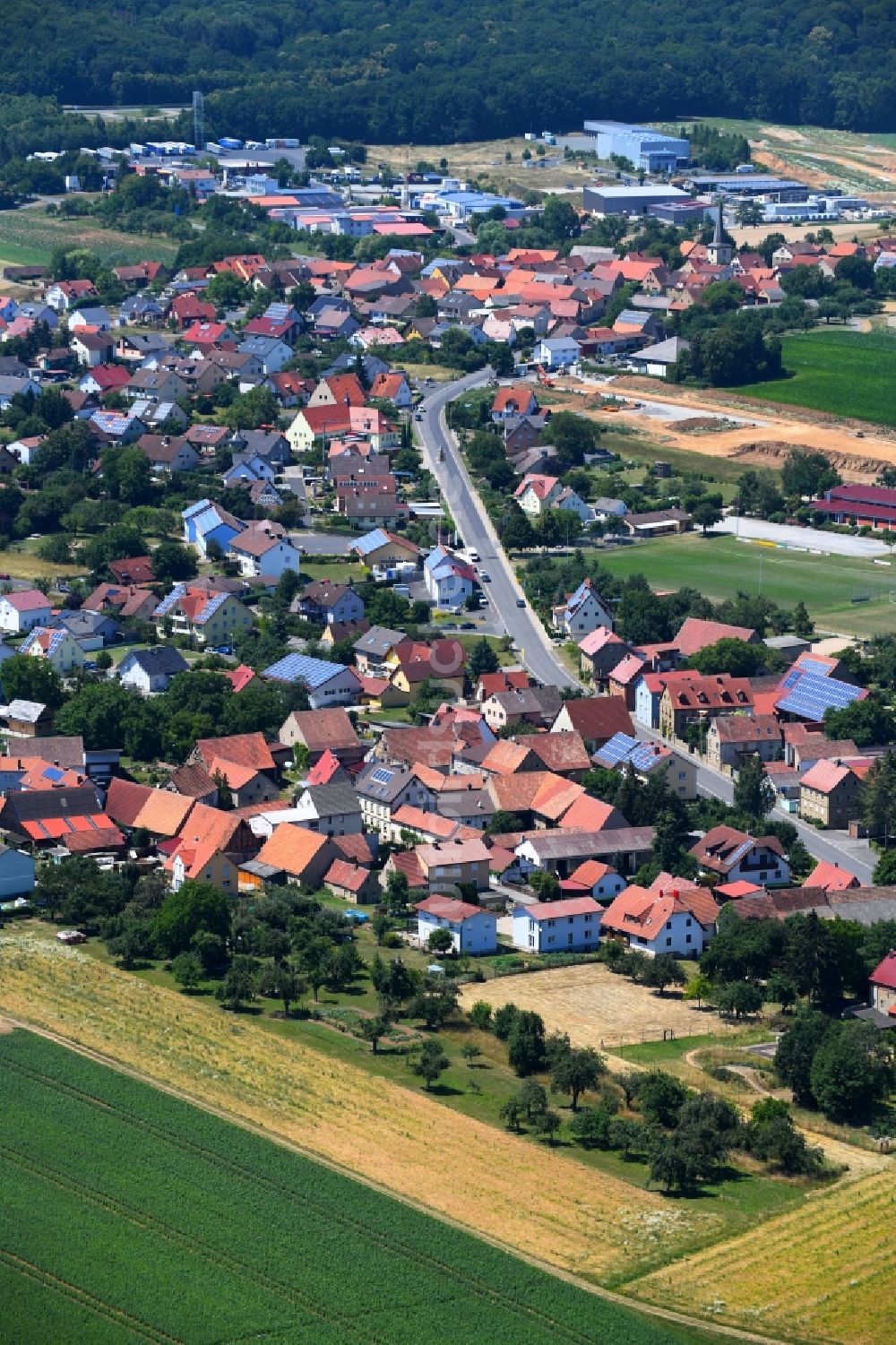 Erbshausen-Sulzwiesen von oben - Ortsansicht in Erbshausen-Sulzwiesen im Bundesland Bayern, Deutschland