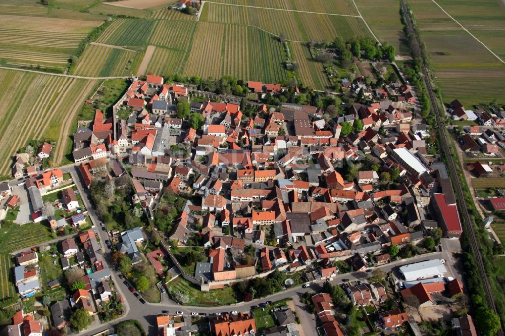 Flörsheim - Dalsheim aus der Vogelperspektive: Ortsansicht vom Flörsheim-Dalsheim im Bundesland Rheinland-Pfalz