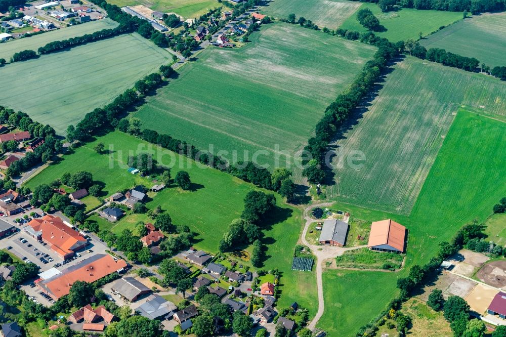 Fredenbeck aus der Vogelperspektive: Ortsansicht in Fredenbeck im Bundesland Niedersachsen, Deutschland