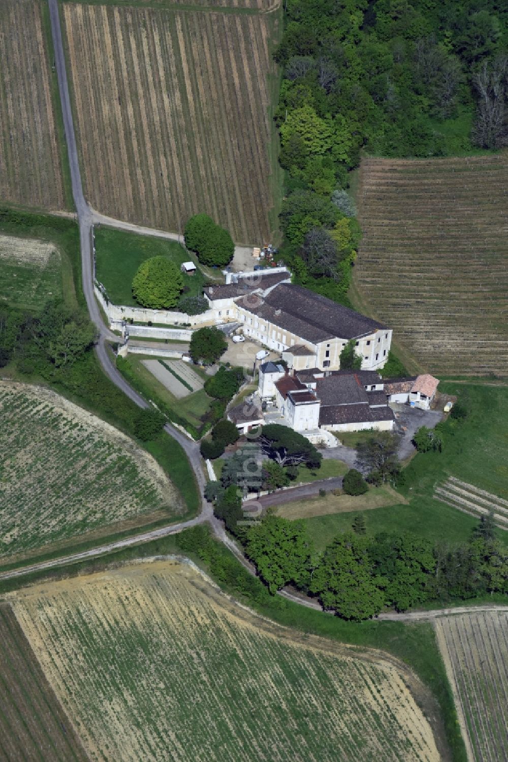 Luftaufnahme Fronsac - Ortsansicht in Fronsac in Aquitaine Limousin Poitou-Charentes, Frankreich