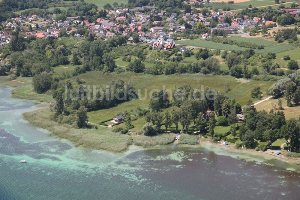 Luftaufnahme Gaienhofen - Ortsansicht von Gaienhofen Horn am Ufer des Bodensee in Baden-Württemberg