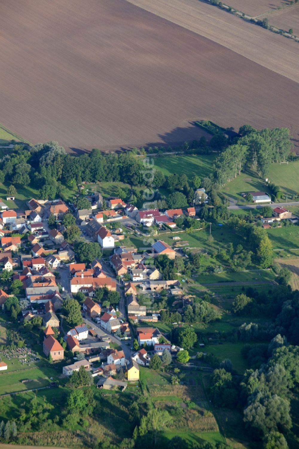 Borxleben aus der Vogelperspektive: Ortsansicht der Gemeinde Borxleben im Bundesland Thüringen