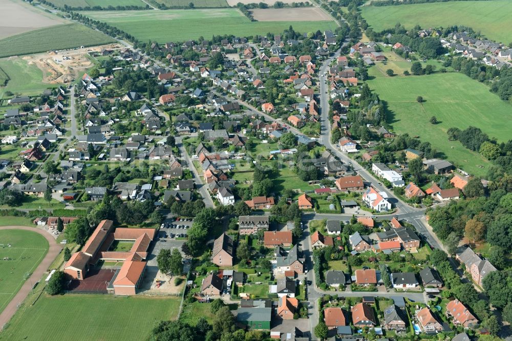 Gülzow von oben - Ortsansicht in Gülzow im Bundesland Schleswig-Holstein