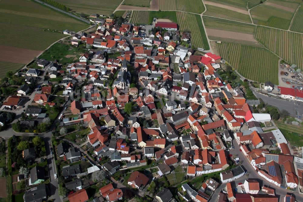 Gundheim aus der Vogelperspektive: Ortsansicht von Gundheim ist eine Ortsgemeinde im Landkreis Alzey-Worms in Rheinland-Pfalz