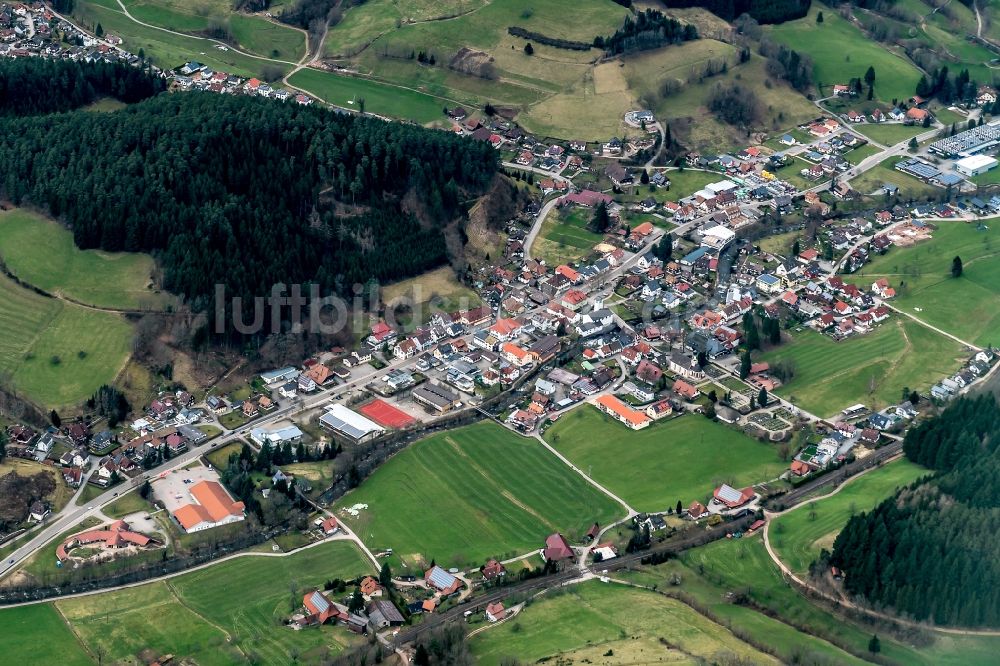 Luftaufnahme Gutach (Schwarzwaldbahn) - Ortsansicht in Gutach (Schwarzwaldbahn) im Bundesland Baden-Württemberg, Deutschland