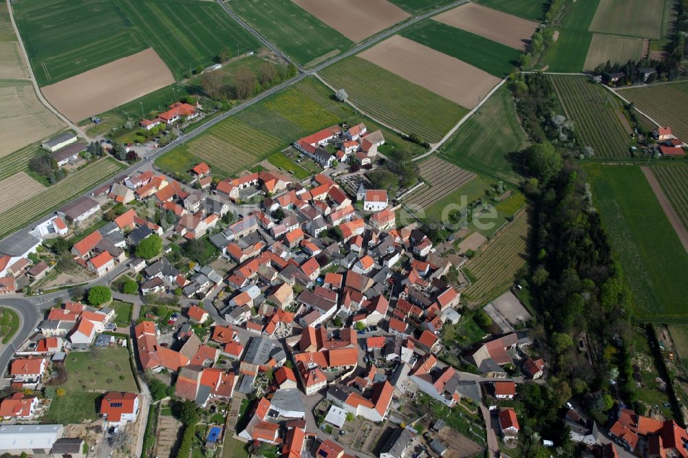 Luftbild Hangen-Weisheim - Ortsansicht von Hangen-Weisheim, einer Ortsgemeinde im Landkreis Alzey-Worms in Rheinland-Pfalz