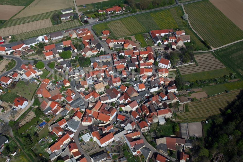 Luftaufnahme Hangen-Weisheim - Ortsansicht von Hangen-Weisheim, einer Ortsgemeinde im Landkreis Alzey-Worms in Rheinland-Pfalz