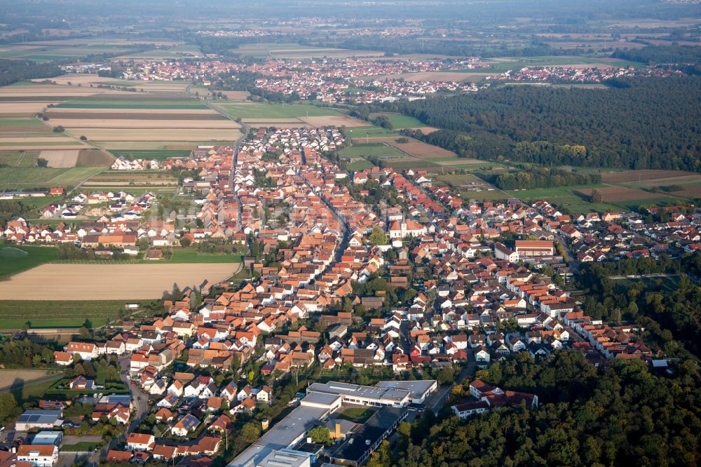 Hatzenbühl von oben - Ortsansicht in Hatzenbühl im Bundesland Rheinland-Pfalz, Deutschland