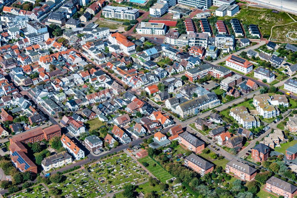 Norderney aus der Vogelperspektive: Ortsansicht höhe der Benekenstraße auf Norderney im Bundesland Niedersachsen, Deutschland