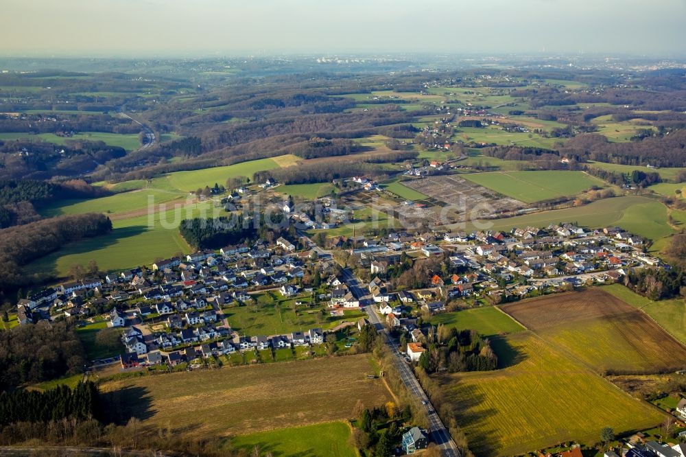 Hiddinghausen aus der Vogelperspektive: Ortsansicht von Hiddinghausen im Bundesland Nordrhein-Westfalen