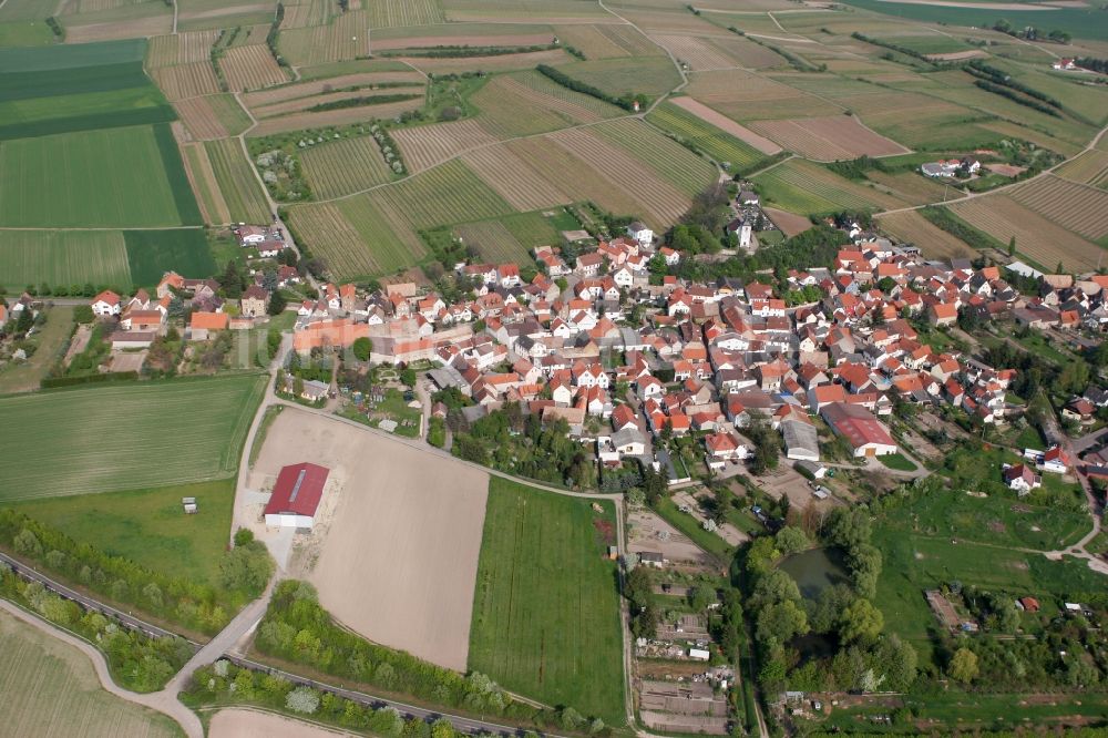 Hillesheim aus der Vogelperspektive: Ortsansicht von Hillesheim im Bundesland Rheinland-Pfalz