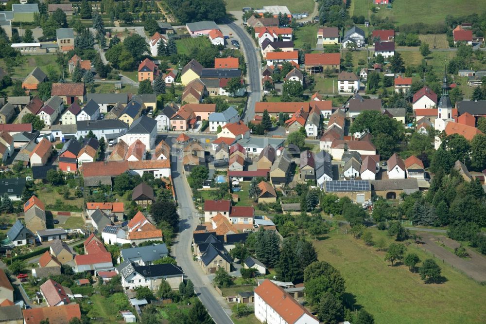 Hirschfeld aus der Vogelperspektive: Ortsansicht in Hirschfeld im Bundesland Brandenburg