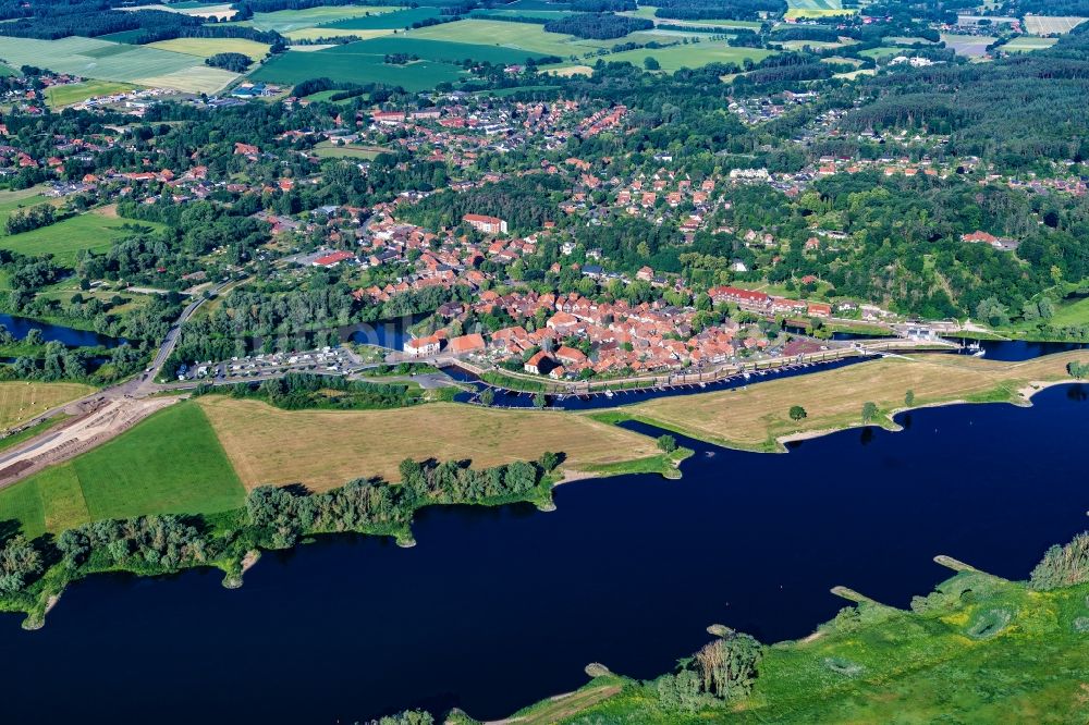 Hitzacker (Elbe) von oben - Ortsansicht in Hitzacker am Flussverlauf der Elbe im Bundesland Niedersachsen, Deutschland