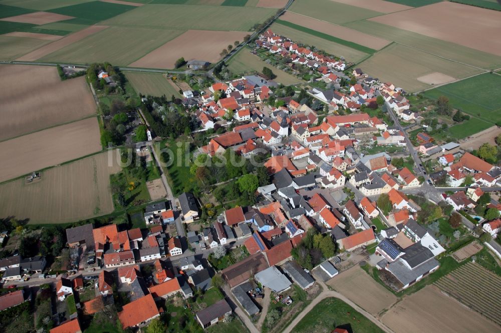 Hochborn Blödesheim von oben - Ortsansicht von Hochborn (bis 1971: Blödesheim) - eine Ortsgemeinde im Landkreis Alzey-Worms in Rheinland-Pfalz