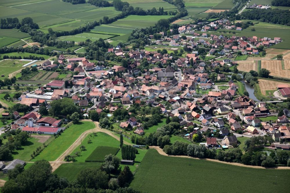 Illhaeusern von oben - Ortsansicht Illhaeusern im Elsass in Frankreich