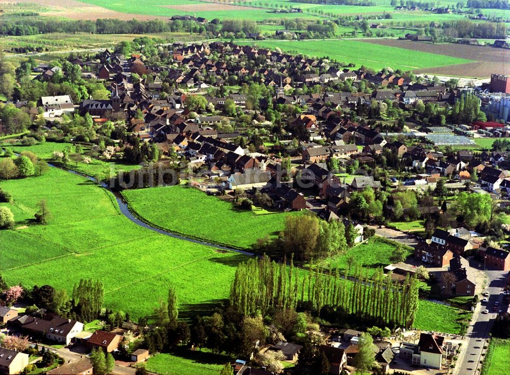 Issum aus der Vogelperspektive: Ortsansicht in Issum im Bundesland Nordrhein-Westfalen