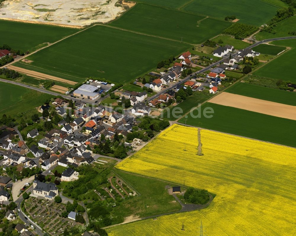 Grafschaft aus der Vogelperspektive: Ortsansicht von Karweiler in der Gemeinde Grafschaft im Bundesland Rheinland-Pfalz