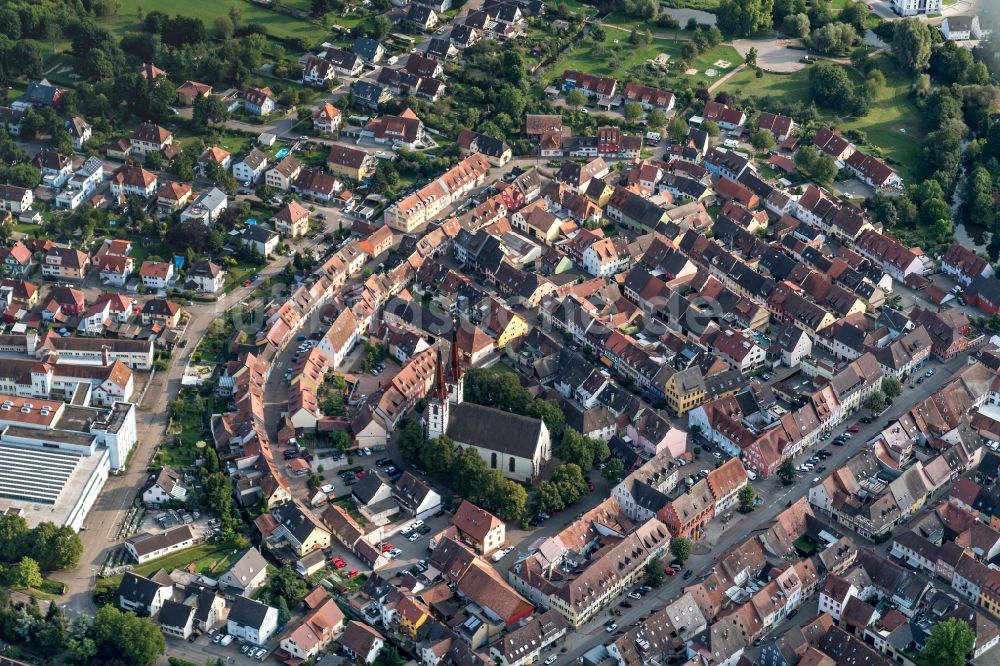 Kenzingen von oben - Ortsansicht in Kenzingen im Bundesland Baden-Württemberg, Deutschland