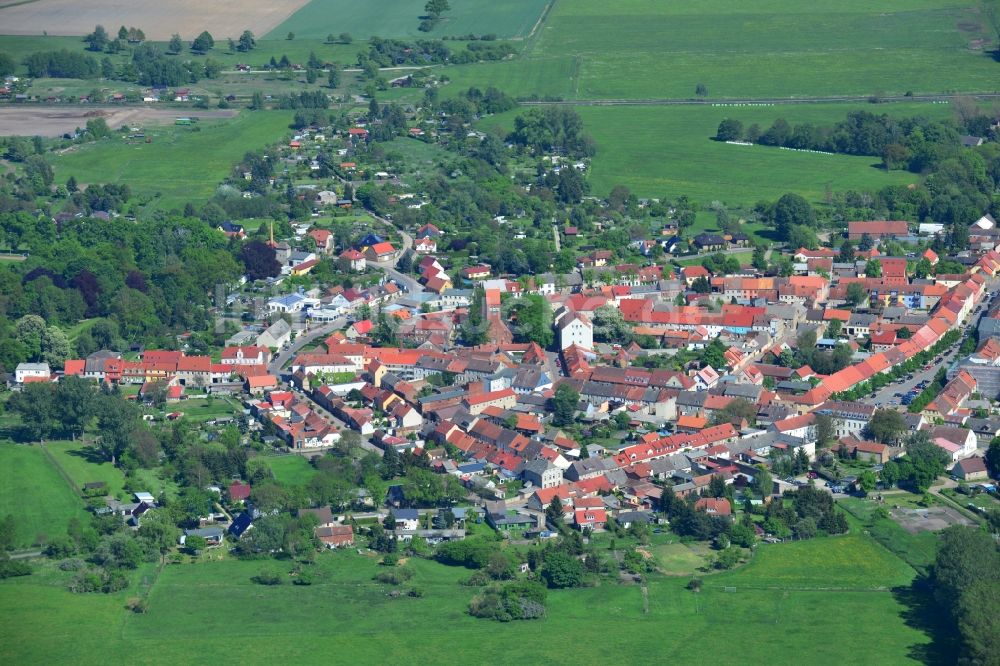 Luftaufnahme Kremmen - Ortsansicht der Kleinstadt Kremmen im Bundesland Brandenburg