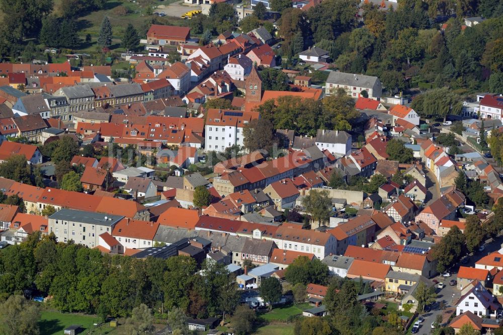 Luftaufnahme Kremmen - Ortsansicht der Kleinstadt Kremmen im Bundesland Brandenburg