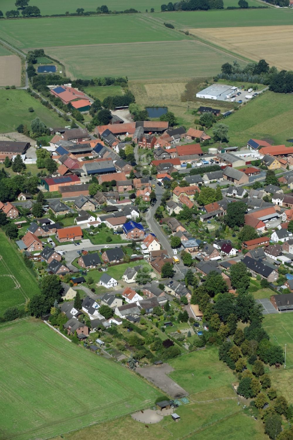 Knesebeck von oben - Ortsansicht von Knesebeck im Bundesland Niedersachsen