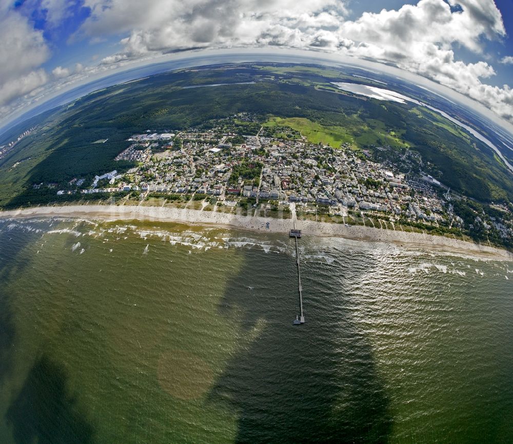 Luftbild Ahlbeck - Ortsansicht des Küstenbereiches von Ahlbeck, einem beliebten Ferien- und Urlaubsort an der Ostsee- Küste der Insel Usedom im Bundesland Mecklenburg-Vorpommern