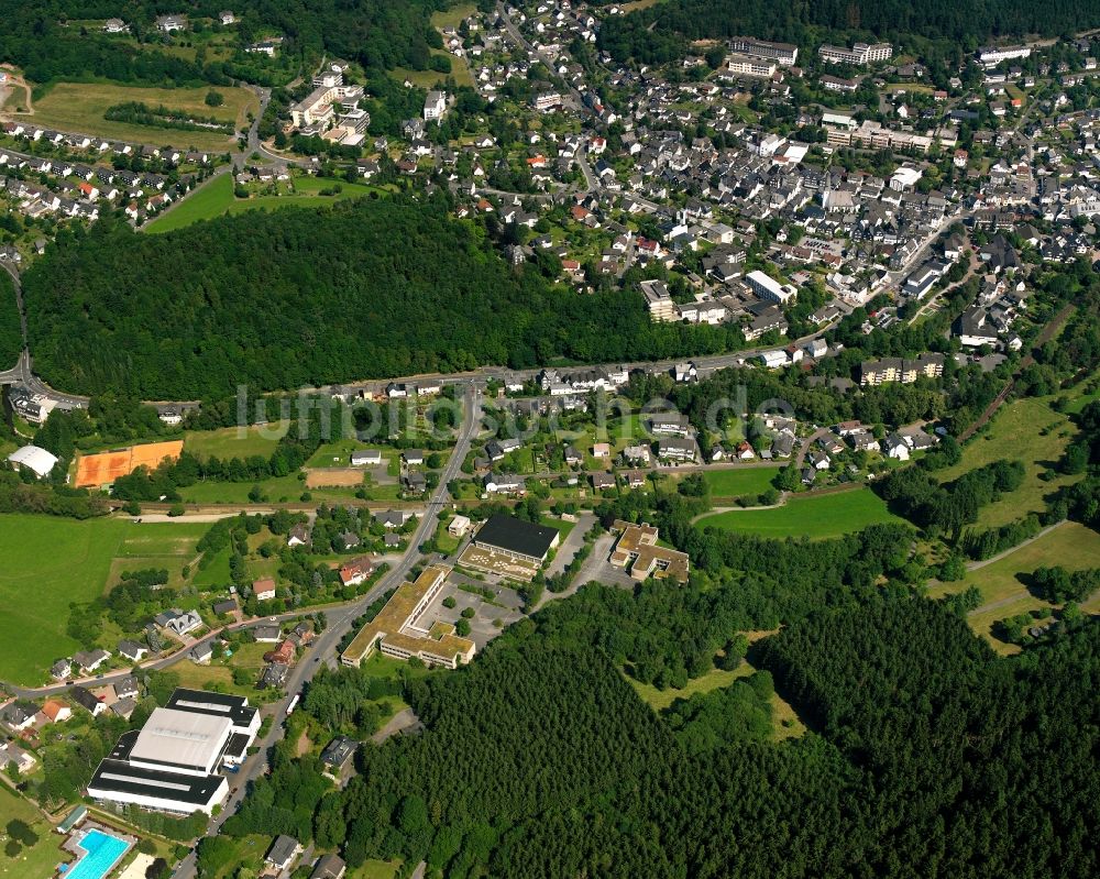 Bad Laasphe aus der Vogelperspektive: Ortsansicht an der Lahnstraße in Bad Laasphe im Bundesland Nordrhein-Westfalen, Deutschland