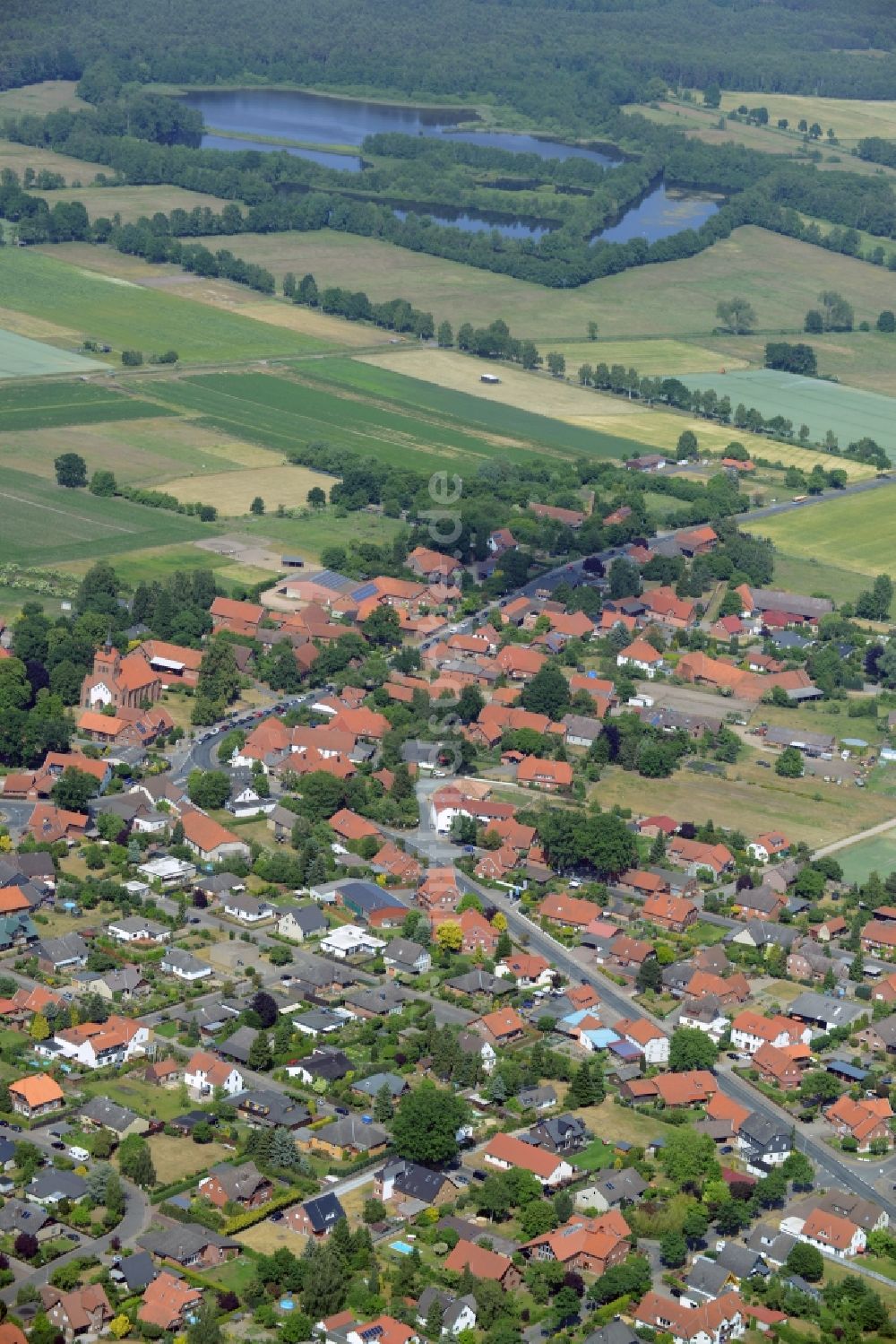 Leiferde aus der Vogelperspektive: Ortsansicht in Leiferde im Bundesland Niedersachsen