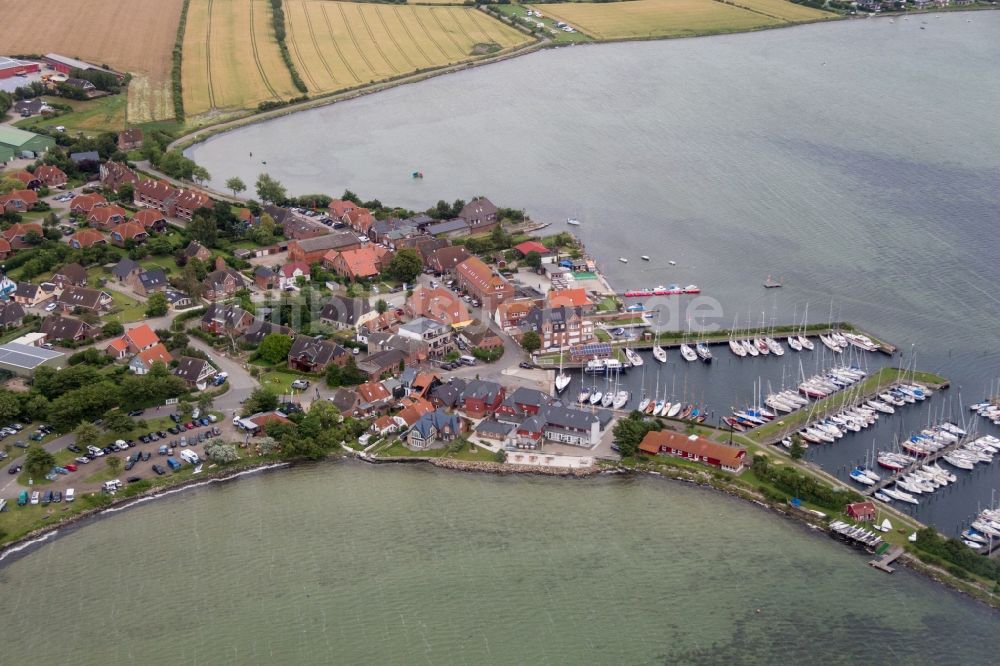 Luftaufnahme Fehmarn - Ortsansicht vom Lemkenhafen in Fehmarn im Bundesland Schleswig-Holstein