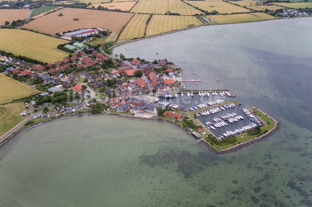 Fehmarn von oben - Ortsansicht vom Lemkenhafen in Fehmarn im Bundesland Schleswig-Holstein